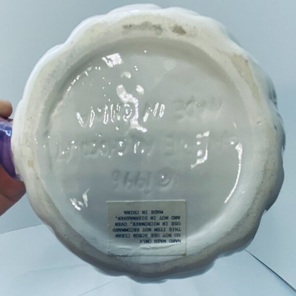 NEW VNTG 3-D SANTA FACE GALERIE AU CHOCOLAT MUG, RED, WHITE, PURPLE - UNUSED - Picture 5 of 7